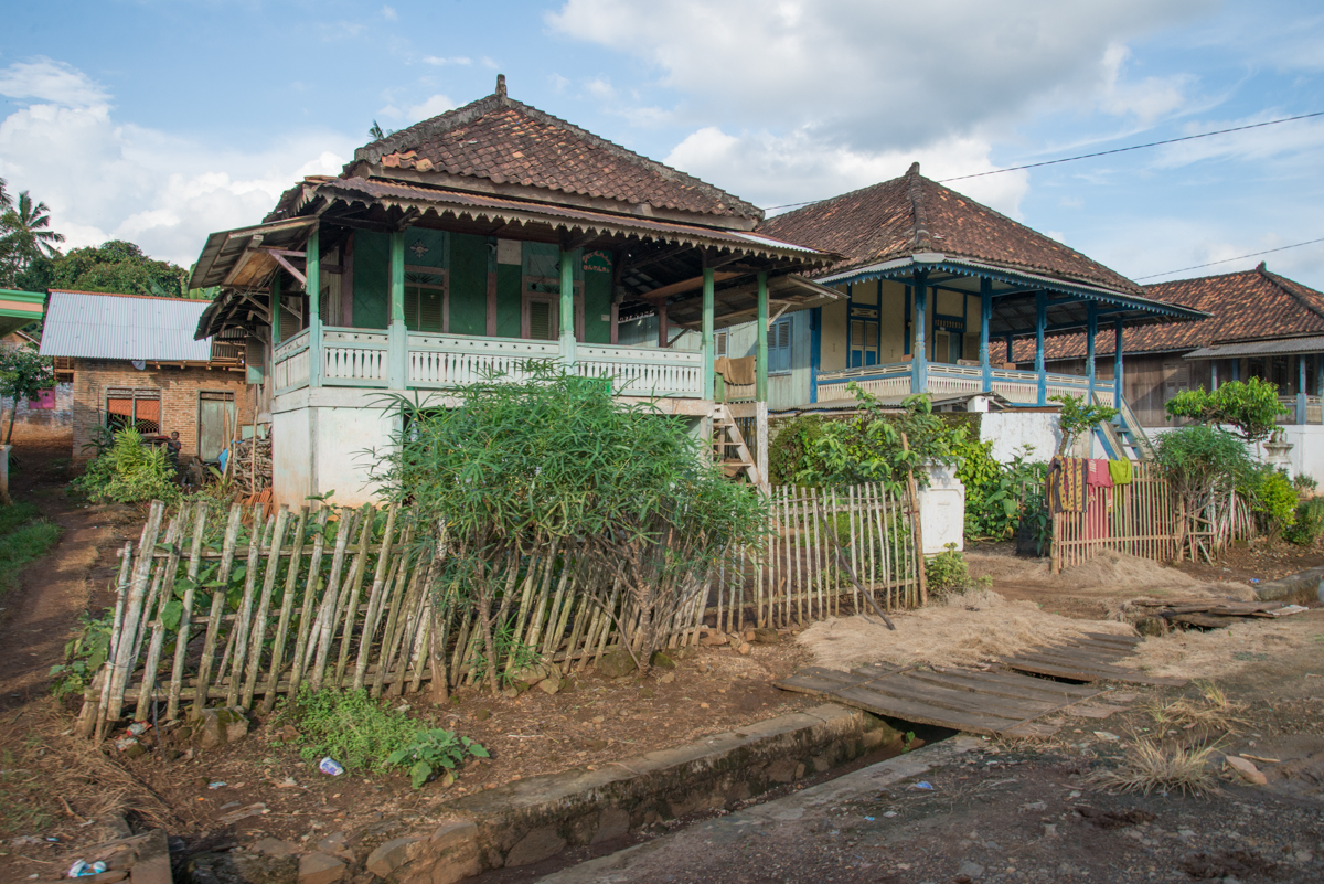 Gambar Miniatur Peristiwa Sejarah Rumah Adat Lampung Sesat Kumpulan Gambar  Bagus